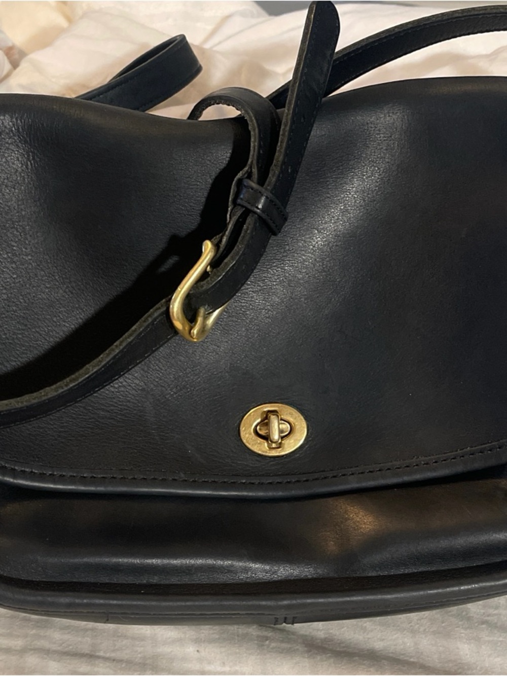 Vintage Coach Black Leather City Bag No G9N-9790